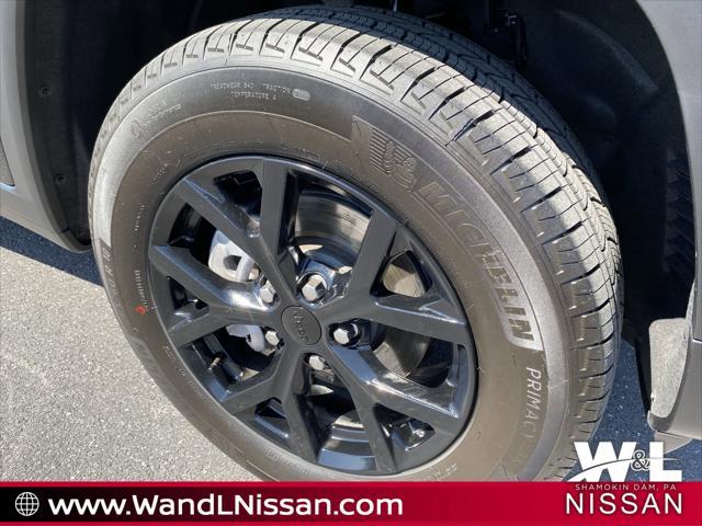 used 2025 Jeep Grand Cherokee car, priced at $42,671
