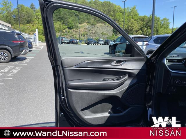 used 2025 Jeep Grand Cherokee car, priced at $42,671