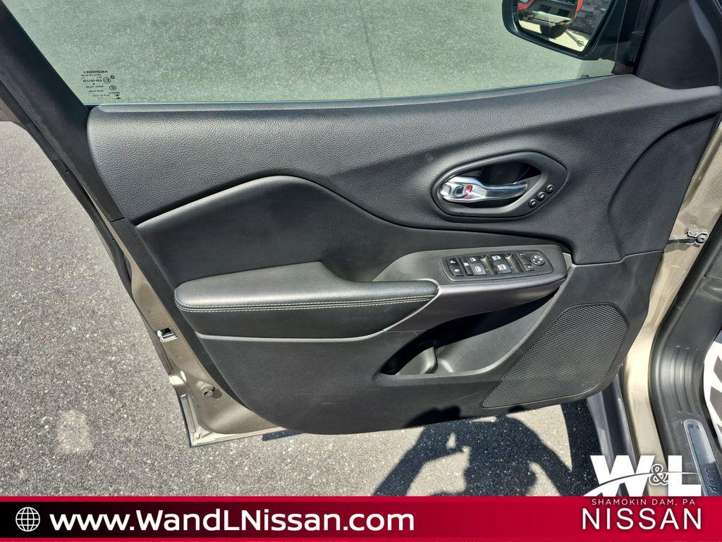 used 2019 Jeep Cherokee car, priced at $22,827