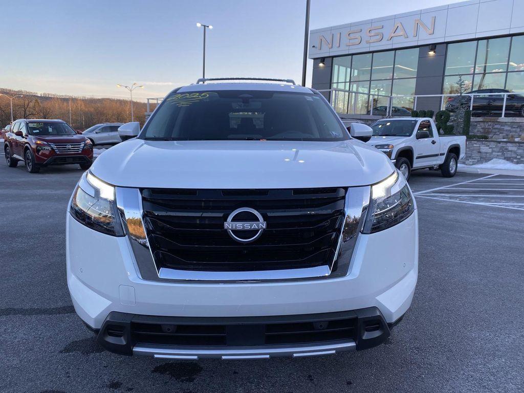 new 2025 Nissan Pathfinder car, priced at $51,720