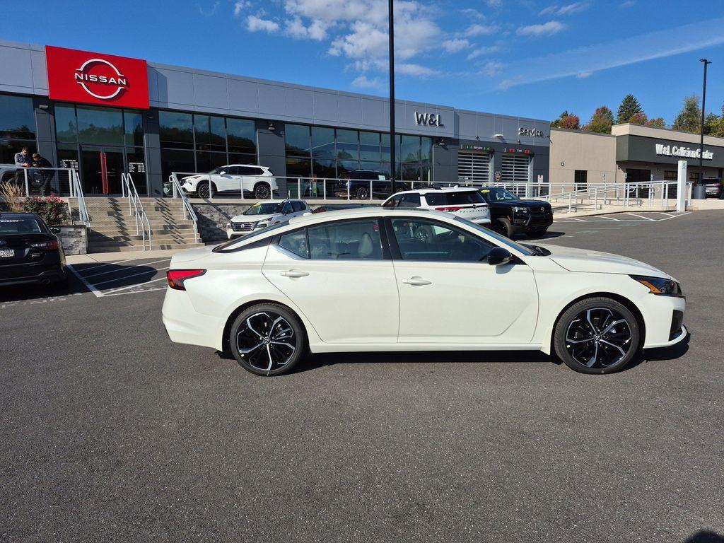 new 2025 Nissan Altima car, priced at $32,777