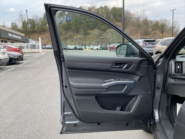 new 2025 Nissan Pathfinder car, priced at $44,913