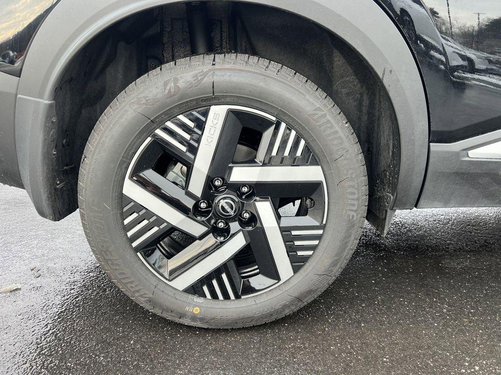 new 2025 Nissan Kicks car, priced at $24,929