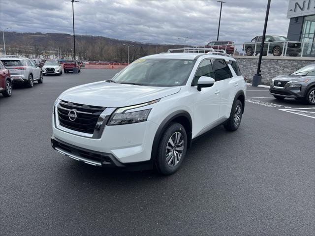 new 2025 Nissan Pathfinder car, priced at $45,758