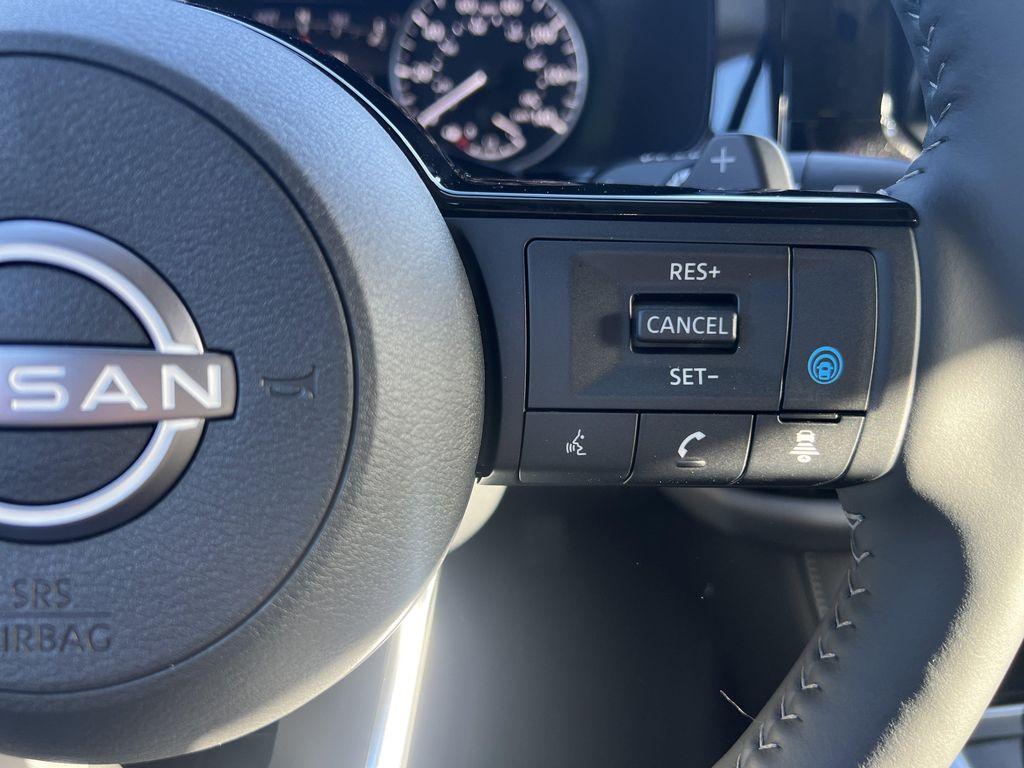 new 2025 Nissan Pathfinder car, priced at $46,752