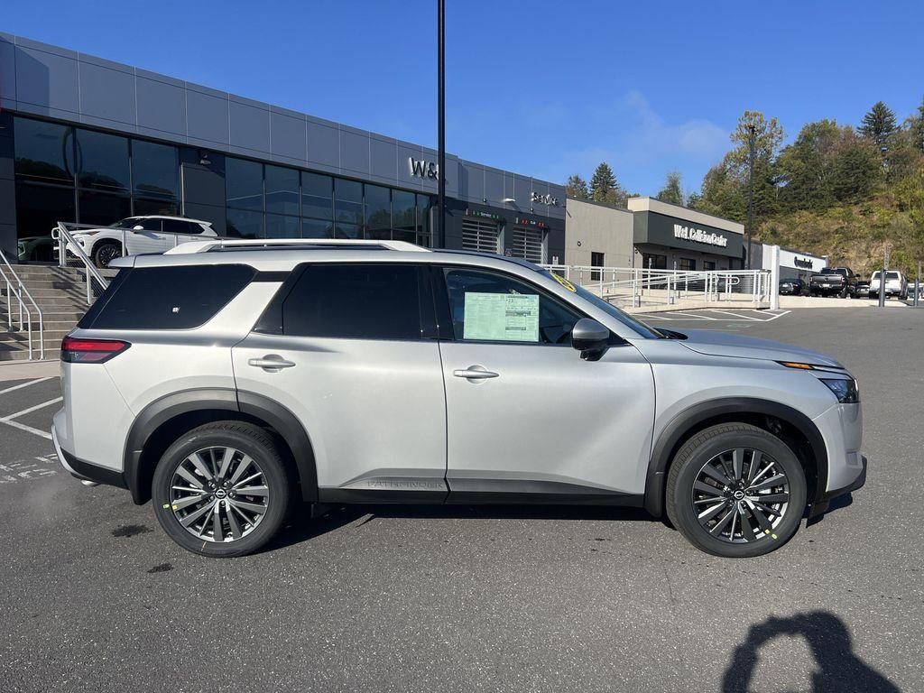 new 2025 Nissan Pathfinder car, priced at $46,752
