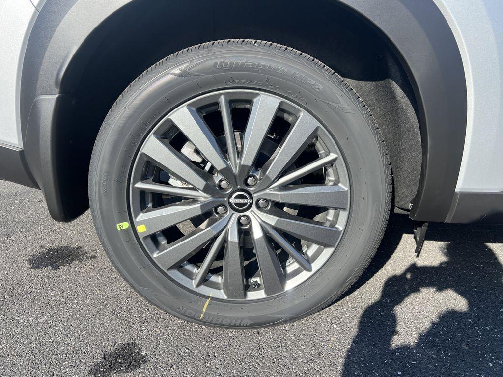 new 2025 Nissan Pathfinder car, priced at $46,752