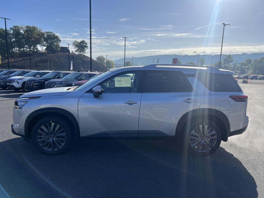 new 2025 Nissan Pathfinder car, priced at $46,752