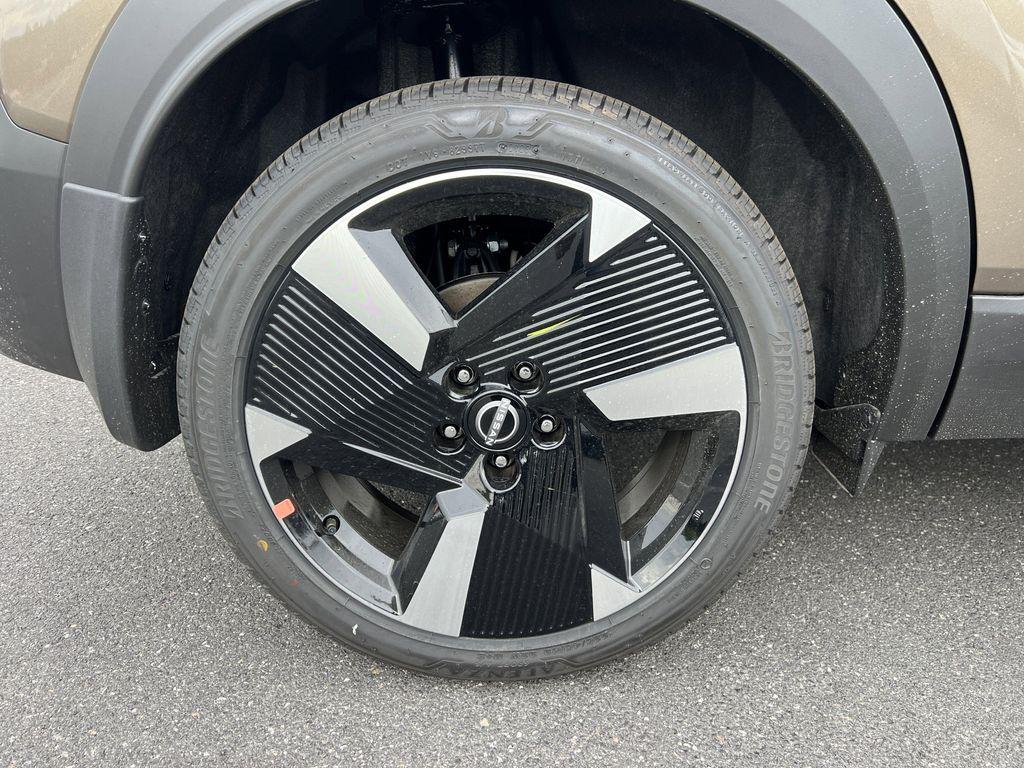 new 2026 Nissan Kicks car, priced at $30,668