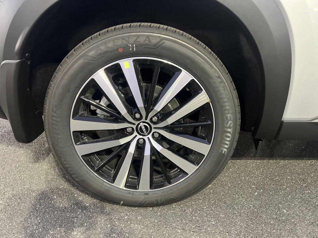 new 2025 Nissan Pathfinder car, priced at $51,047