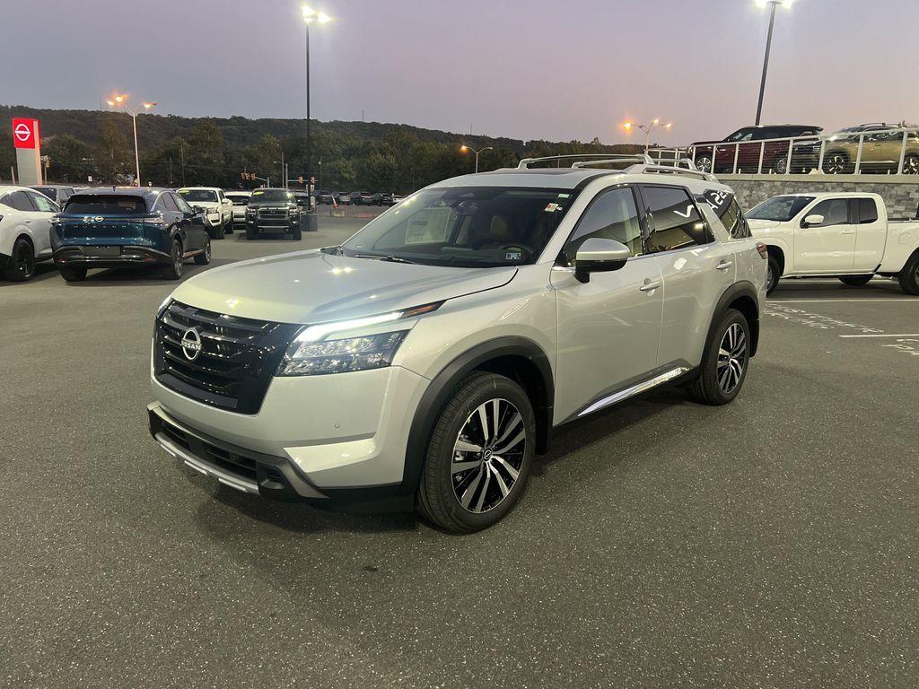 new 2025 Nissan Pathfinder car, priced at $51,047