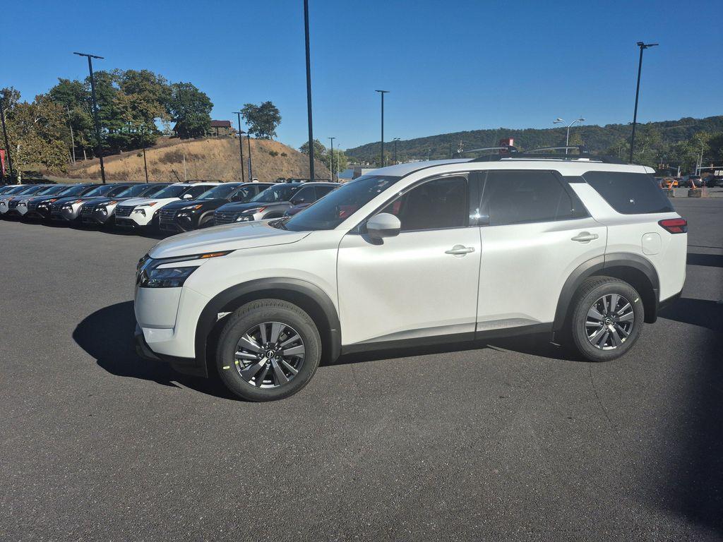 new 2025 Nissan Pathfinder car, priced at $42,279