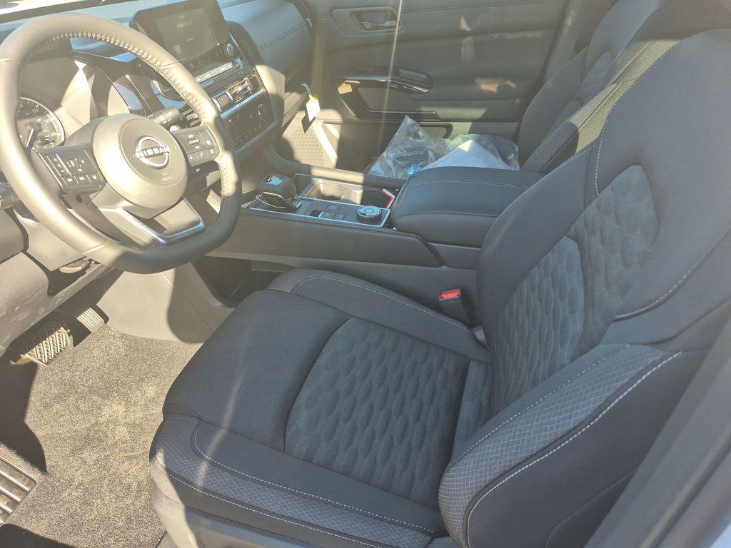 new 2025 Nissan Pathfinder car, priced at $42,279