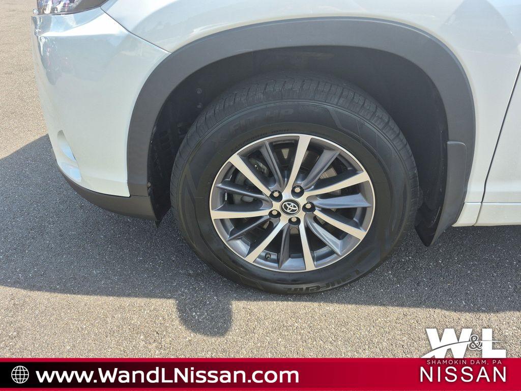 used 2018 Toyota Highlander car, priced at $24,126