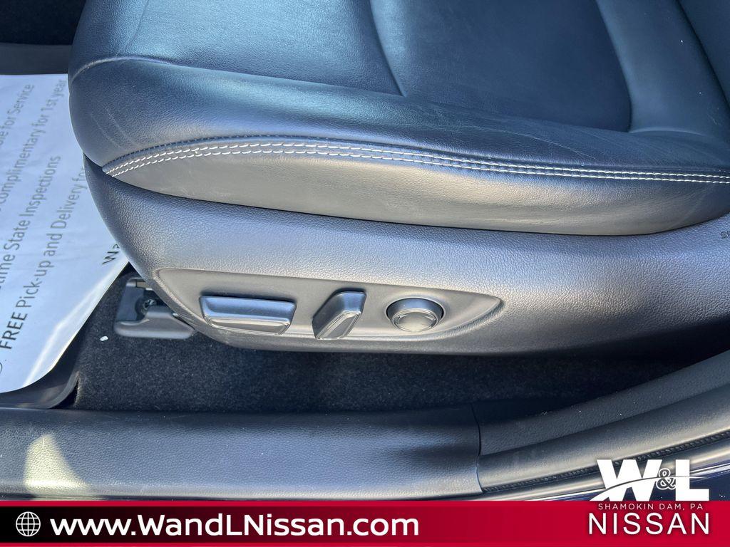 used 2020 Toyota RAV4 car, priced at $29,605