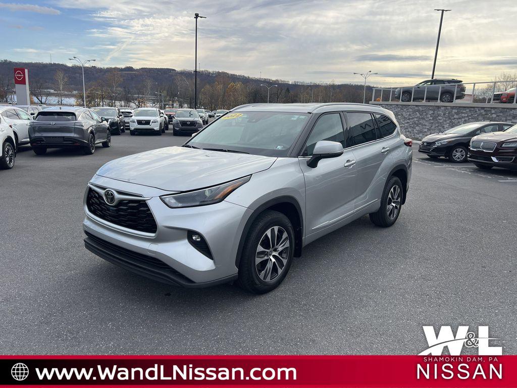 used 2022 Toyota Highlander car, priced at $36,454