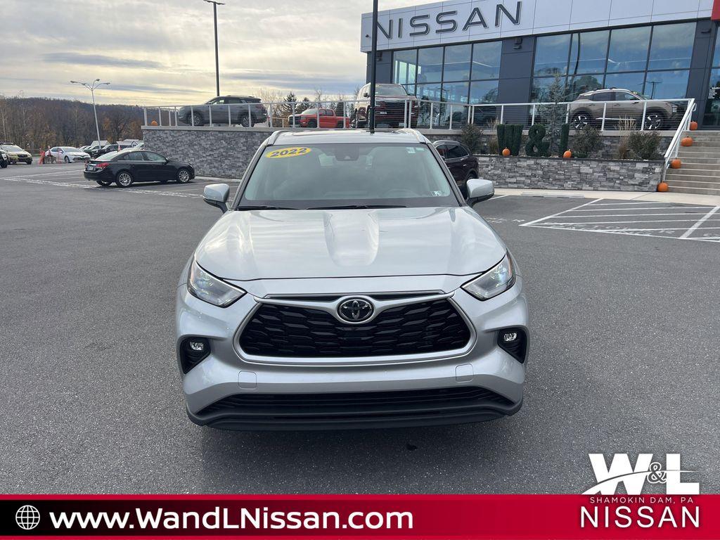 used 2022 Toyota Highlander car, priced at $36,454
