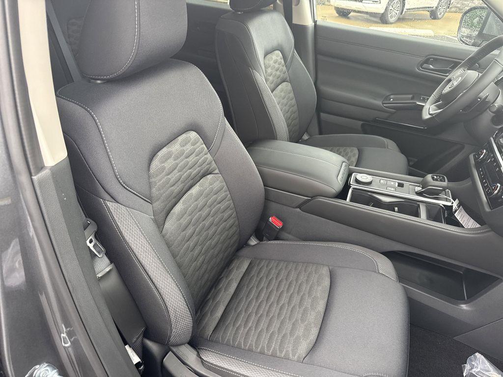 new 2025 Nissan Pathfinder car, priced at $41,617