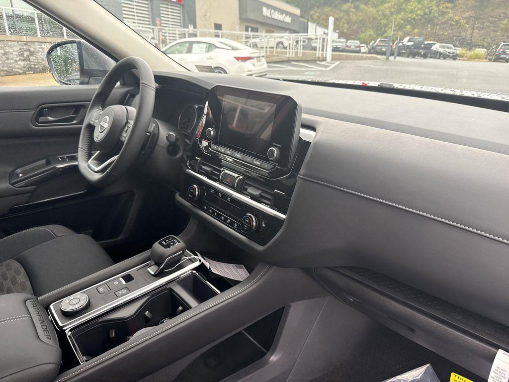 new 2025 Nissan Pathfinder car, priced at $41,617
