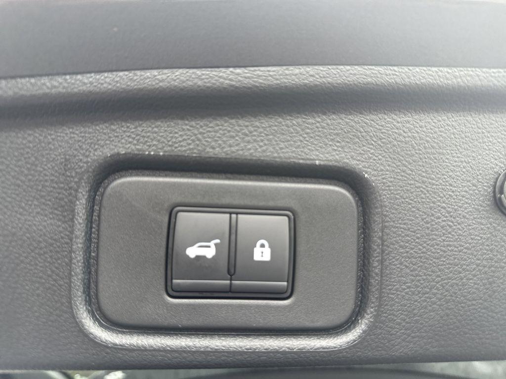 new 2025 Nissan Pathfinder car, priced at $41,617