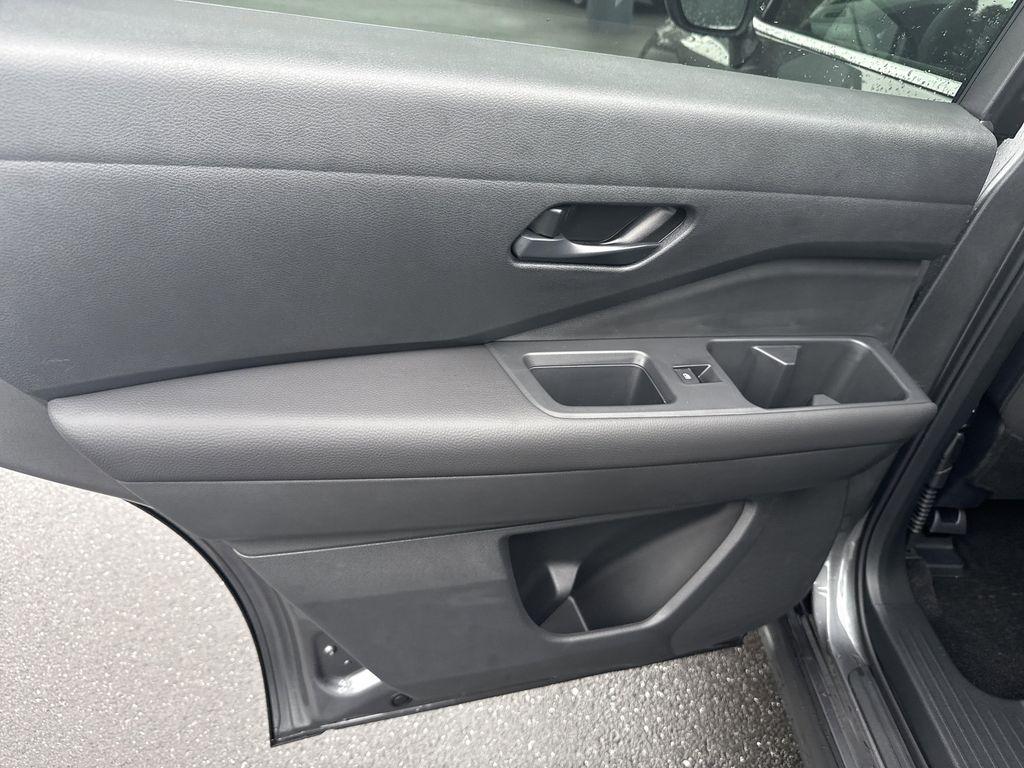 new 2025 Nissan Pathfinder car, priced at $41,617