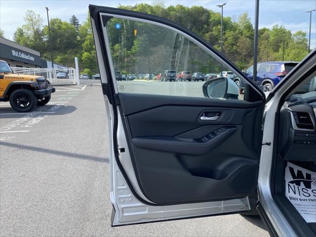 new 2025 Nissan Rogue car, priced at $31,953