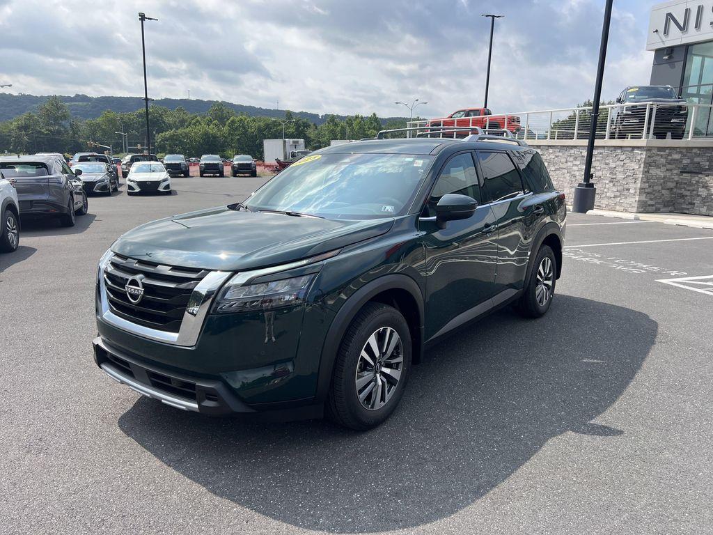 new 2025 Nissan Pathfinder car, priced at $44,232