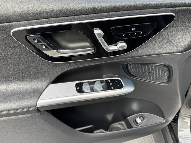 new 2025 Mercedes-Benz GLC 300 car, priced at $60,060