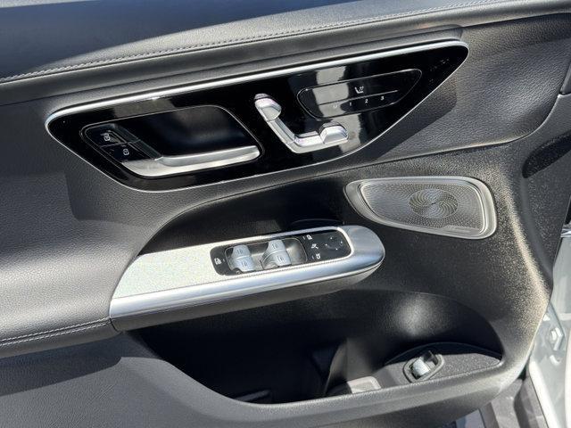 new 2025 Mercedes-Benz GLC 300 car, priced at $63,595