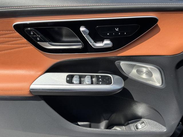 new 2025 Mercedes-Benz GLC 300 car, priced at $70,695