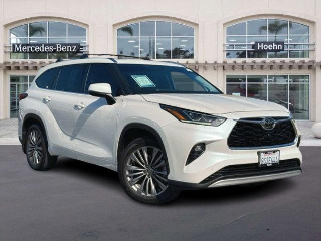 used 2020 Toyota Highlander car, priced at $29,990