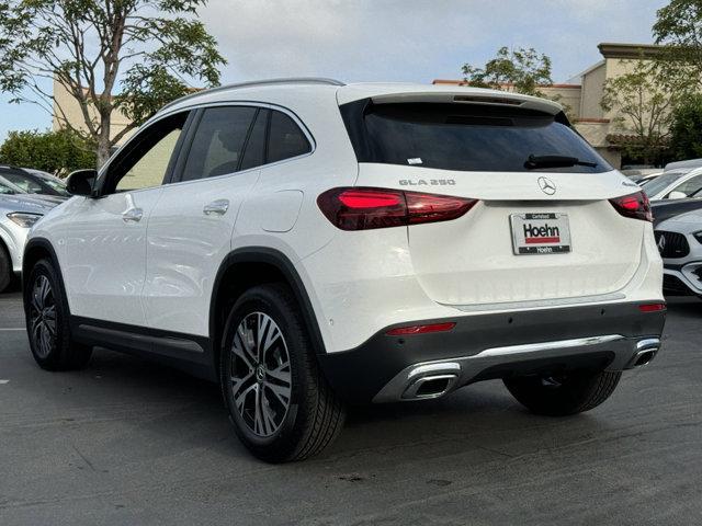 new 2025 Mercedes-Benz GLA 250 car, priced at $47,295