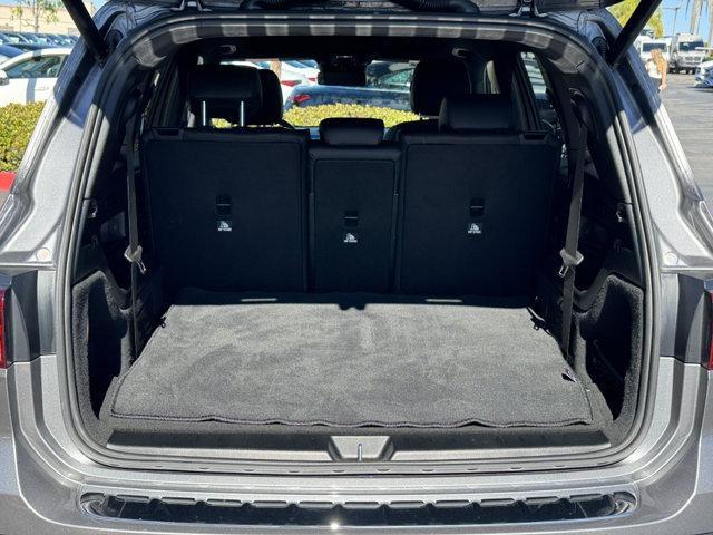 used 2025 Mercedes-Benz GLB 250 car, priced at $40,995
