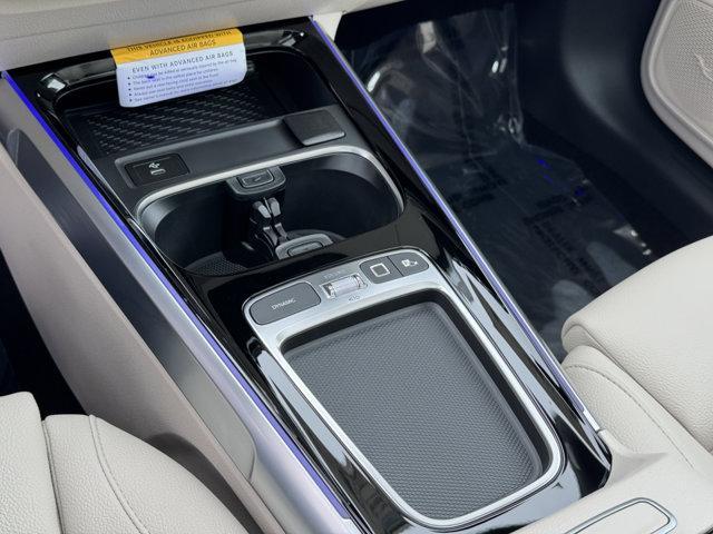 new 2025 Mercedes-Benz GLB 250 car, priced at $52,095