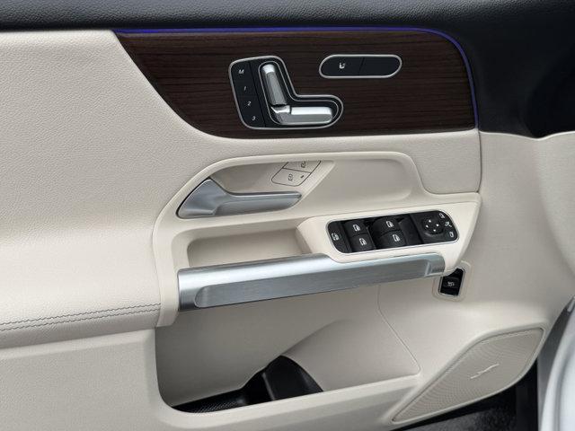 new 2025 Mercedes-Benz GLB 250 car, priced at $52,095