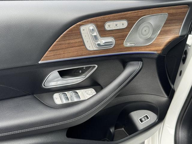 new 2025 Mercedes-Benz GLE 580 car, priced at $96,815