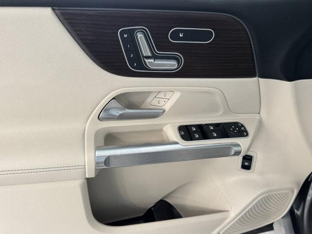 new 2025 Mercedes-Benz GLB 250 car, priced at $52,945