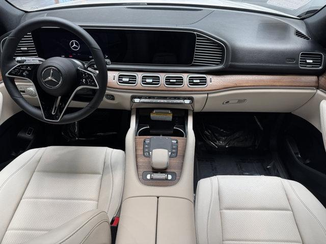 new 2025 Mercedes-Benz GLS 450 car, priced at $93,325