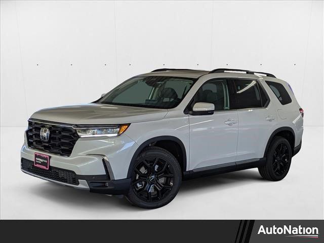 new 2025 Honda Pilot car, priced at $49,578