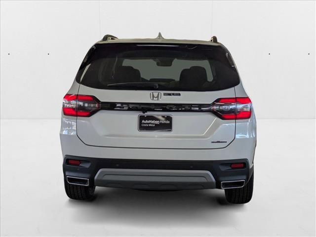 new 2025 Honda Pilot car, priced at $51,305