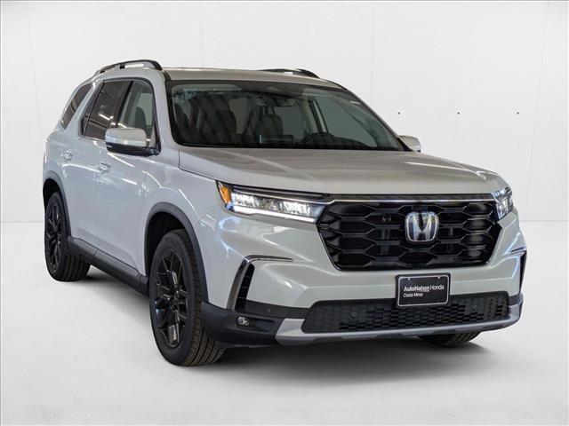new 2025 Honda Pilot car, priced at $51,305