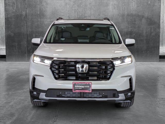 new 2025 Honda Pilot car, priced at $51,550