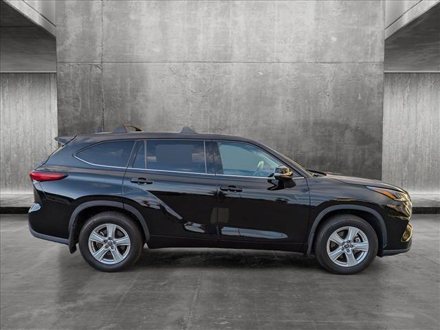 used 2021 Toyota Highlander car, priced at $28,995