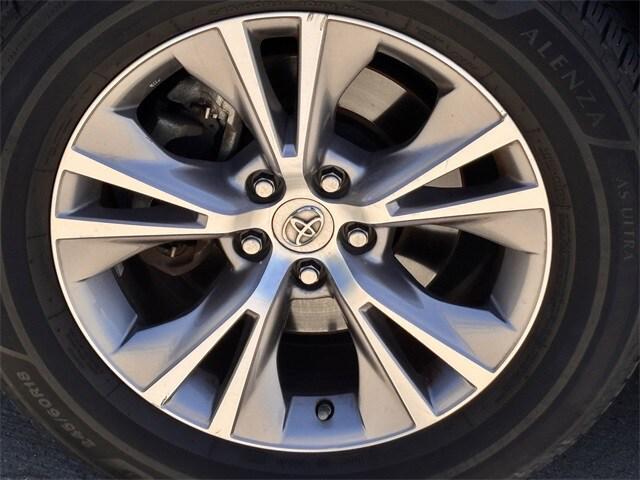 used 2015 Toyota Highlander car, priced at $19,984