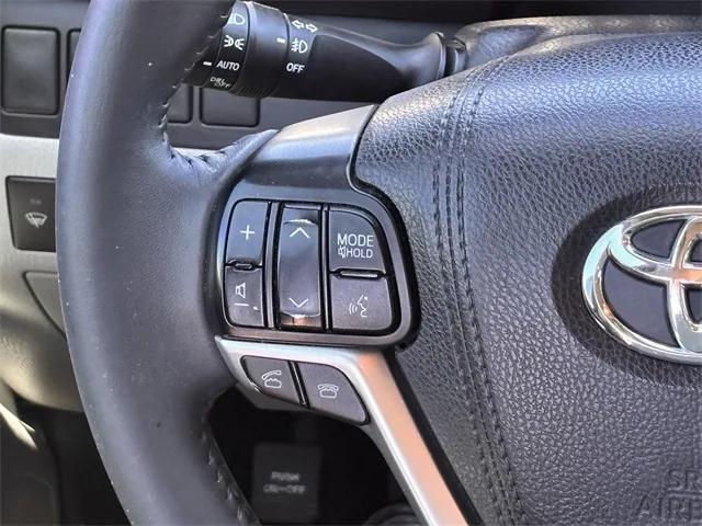 used 2015 Toyota Highlander car, priced at $19,984