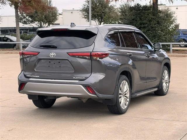 used 2023 Toyota Highlander car, priced at $41,897