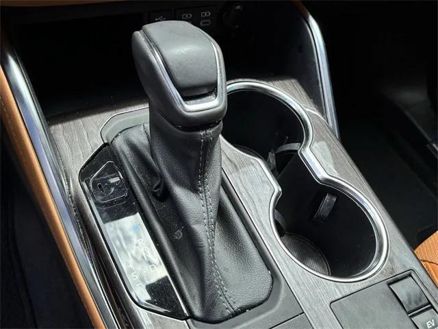 used 2023 Toyota Highlander Hybrid car