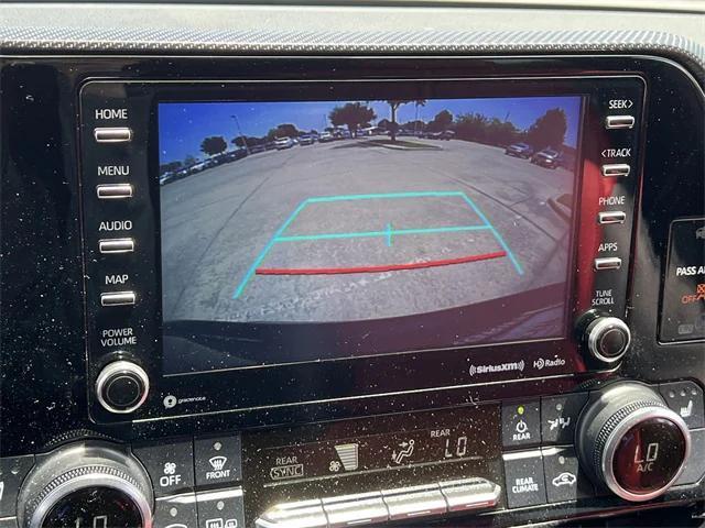 used 2022 Toyota Highlander car, priced at $37,894