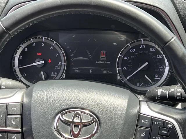 used 2022 Toyota Highlander car, priced at $37,894
