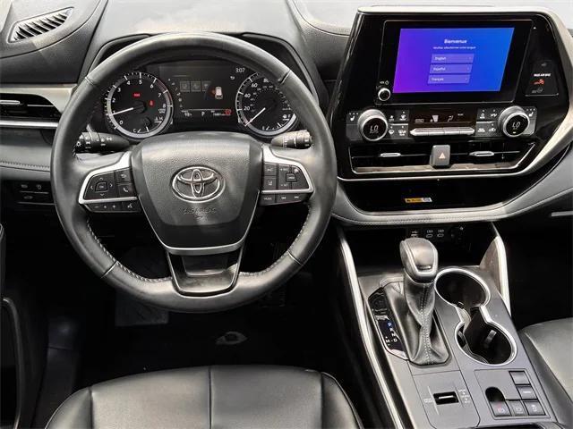 used 2024 Toyota Highlander car, priced at $41,322